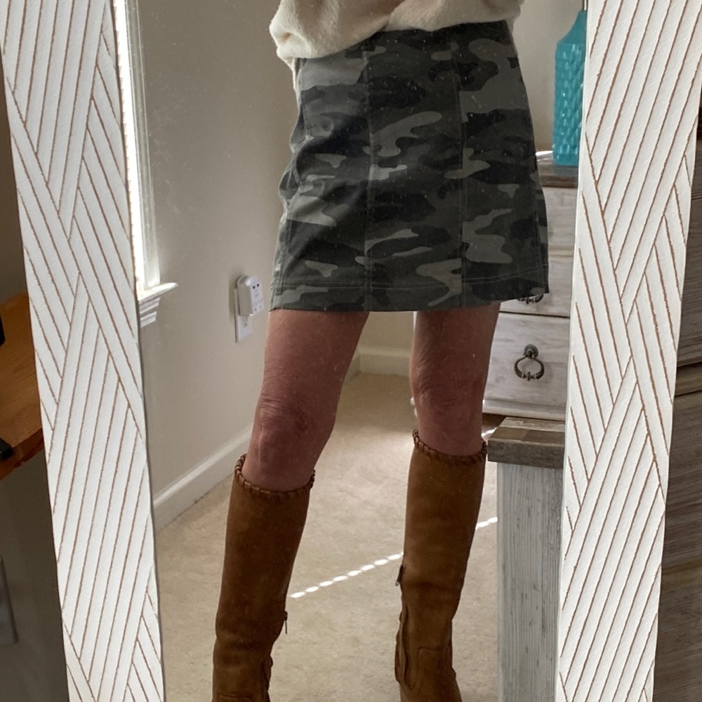 CUTE 😍 Jolt Camo Camouflage Mini Skirt  13 / 31”